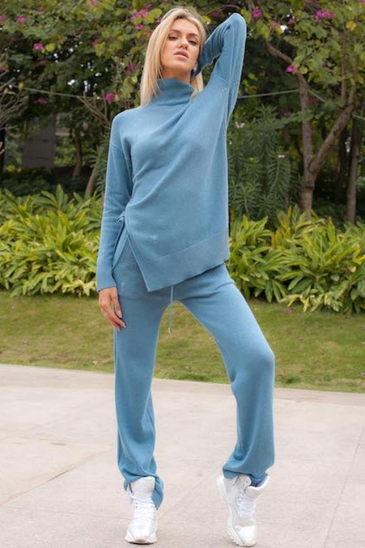 Loro piana спортивный костюм. Кашемировый костюм loro Piana голубой. Кашемировый костюм женский. Кашемировый спортивный костюм. Костюм кашемировый синий.