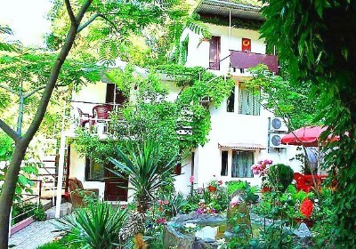 Гостевой дом Райский Уголок Алушта