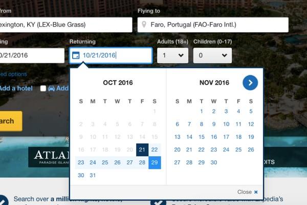 В онлайн-календаре туристического агентства Expedia различными цветами выделяются даты отъезда и возвращения, а также промежуток между этими датами.