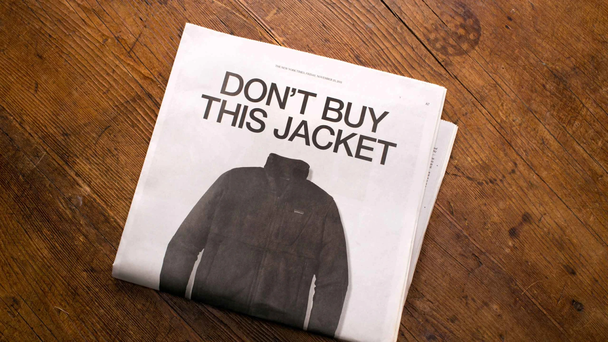 Компания выпустила рекламу со слоганом «Не покупай эту куртку» в преддверии Чёрной пятницы.
