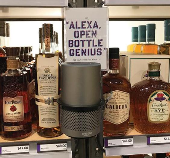 В магазине SmartAisle Amazon Echo помогает выбрать виски: он рассказывает посетителям о разных типах виски, выясняет вкусы конкретного человека и в процессе «разговора» выключает подсветку над неподходящими бутылками. 