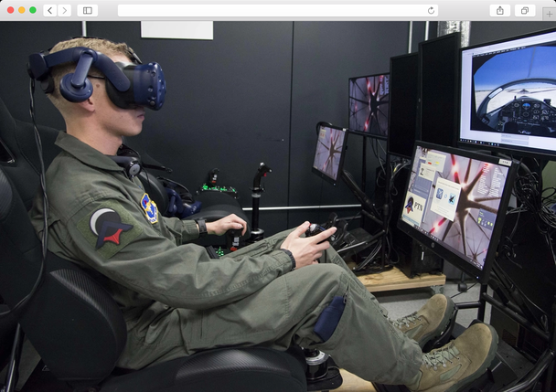Пример мультимедийного тренажера для обучения солдат.