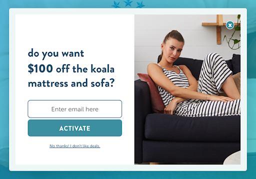 «Хотите получить скидку $100 на матрас и диван Koala?» [Поле ввода] «Введите свой email здесь» [Кнопка] «Активировать»